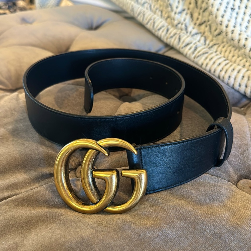 Gucci Gold hardware - Large Logo - Black leather belt